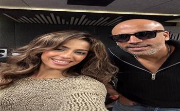 بعد نجاحاته مع عمرو دياب وإليسا ومحمد حماقي.. محمد يحيى يراهن على صوت سارة محجوب 