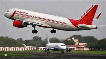 شركة طيران هندية تفصل طواقمها بسبب الوزن الزائد