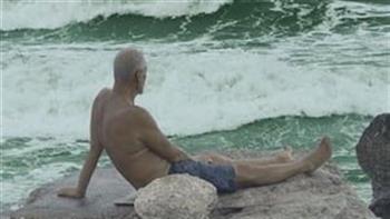 قافلة بين سينمائيات: العرض المصري الأول لفيلم "والأسماك تطير فوق رؤوسنا" الجمعة في زاوية"