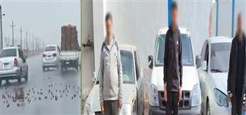 ضبط 3 أشخاص بالإسماعيلية بعد مطاردة سيارة ربع نقل وسقوط حمولتها