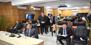 محافظ الدقهلية يتابع الحالة العامة للنظافة والإشغالات ومنافذ بيع السلع