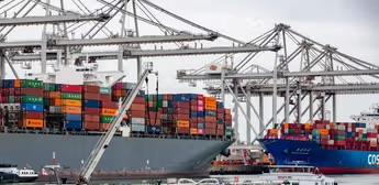 167 حاوية فواكه جنوب أفريقية عالقة في البحر جراء توترات الشرق الأوسط 