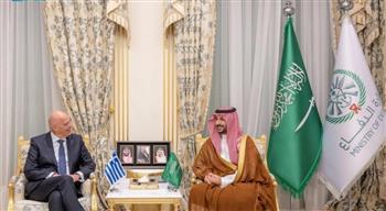 وزيرا دفاع السعودية واليونان يبحثان التطورات الراهنة بالمنطقة