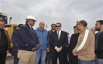 محافظ بورسعيد يتفقد ميدانيًا سير العمل في إنشاء الكوبري العائم الجديد للربط بين بورسعيد وبورفؤاد 