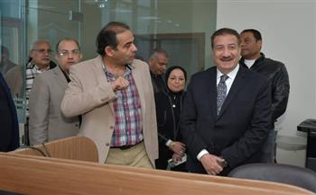 محافظ بورسعيد ورئيس الجامعة يتفقدان المبنى الإداري المطور لجامعة بورسعيد