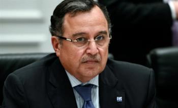 عقب اختياره أميناً عاماً لـ«الجامعة العربية»..  نبيل فهمى.. «رجل المراحل الحرجة»