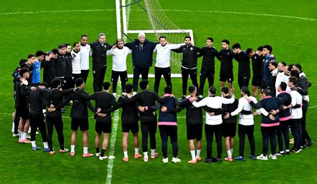 معتمد جمال يلقي محاضرة فنية أخيرة للاعبي الزمالك قبل لقاء شباب بلوزداد