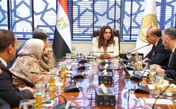وزيرة التنمية المحلية والبيئة تبحث تنفيذ مشروع لانتاج الوقود الحيوي من مخلفات المجازر وزيوت الطعام