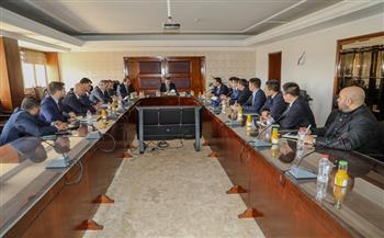 وزير الزراعة يبحث مع وفد من المستثمرين الصينيين آفاق التعاون في التصنيع الزراعي