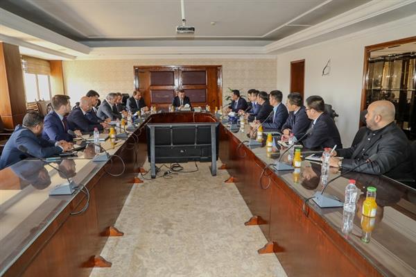 وزير الزراعة يبحث مع وفد من المستثمرين الصينيين آفاق التعاون في التصنيع الزراعي 