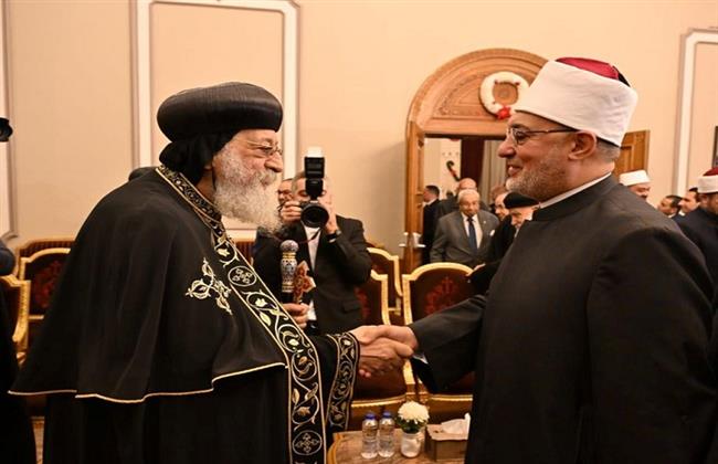 مفتي الجمهورية يهنئ البابا تواضروس الثاني والطوائف المسيحية بعيد القيامة