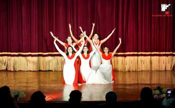 أكاديمية الفنون تحتفل بأعياد الربيع وتكرم الأمهات والآباء والموظفين المتميزين