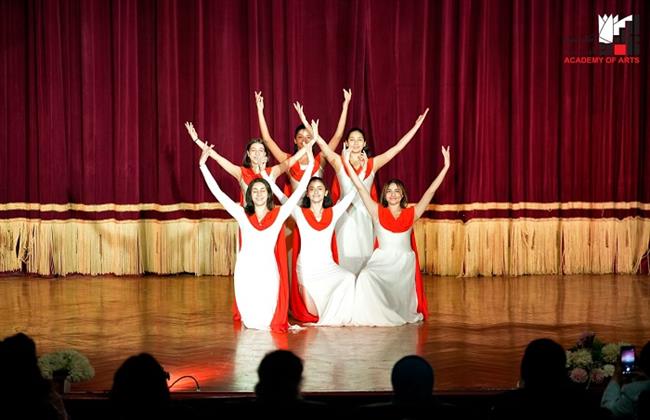 أكاديمية الفنون تحتفل بأعياد الربيع وتكرم الأمهات والآباء والموظفين المتميزين