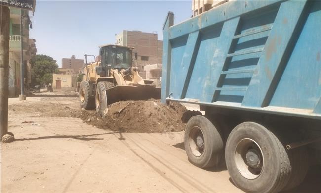 محافظ أسيوط: رفع 200 طن مخلفات خلال حملات بمدينة ديروط