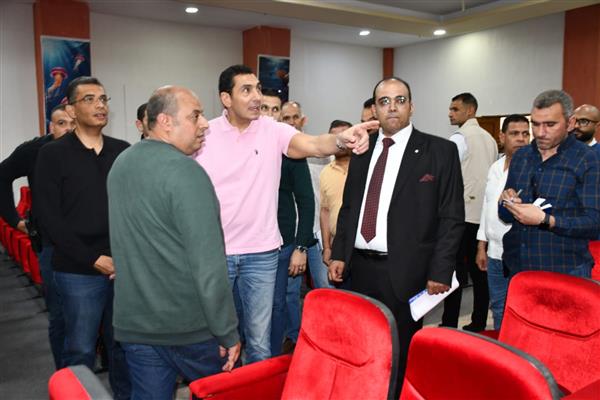 وزير الرياضة ومحافظ البحر الأحمر يتفقدان المدينة الشبابية والمركز الدولي للتنمية الشبابية 