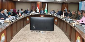 محافظ الجيزة يترأس اجتماع اللجنة العليا للإعلانات لضبط المنظومة وتعظيم الموارد