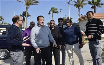 محافظ بورسعيد يتفقد حديقة الشاطئ ضمن خطة تطوير المتنزهات العامة