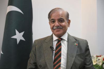 رئيس وزراء باكستان: اتفقنا مع بريطانيا على أهمية وقف إطلاق النار  