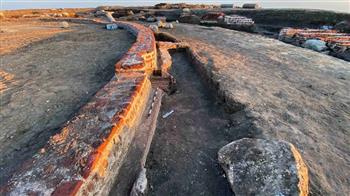 اكتشاف بقايا معبد الإله بلوزيوس بتل الفرما بمدينة بلوزيوم الأثرية بشمال سيناء