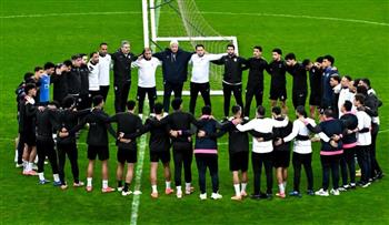 معتمد جمال يلقي محاضرة فنية أخيرة للاعبي الزمالك قبل لقاء شباب بلوزداد