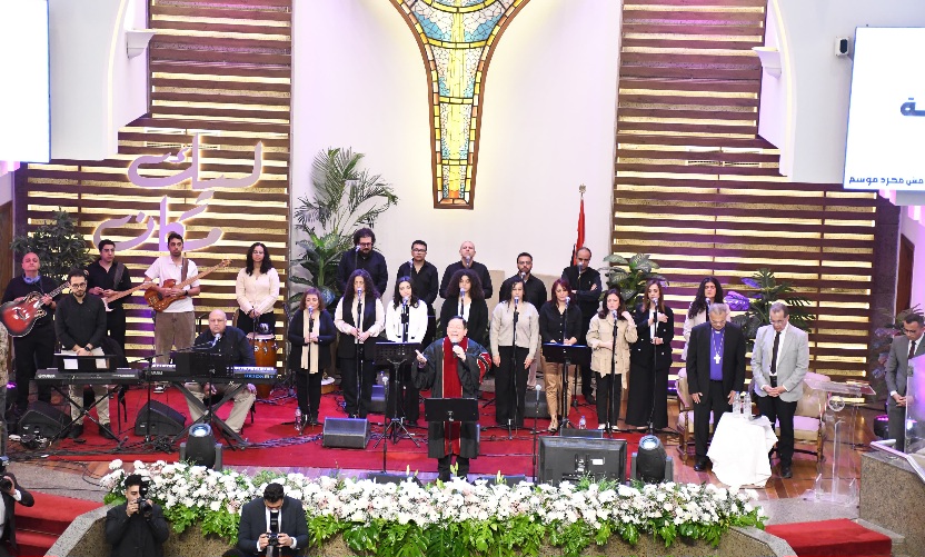 وزير الرياضة في احتفالات الطائفة الإنجيلية بعيد القيامة.. ويؤكد: مصر نموذج فريد في التعايش 