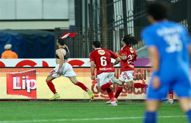الدوري الممتاز.. الأهلي يضيف الهدف الثاني في مرمى سموحة 