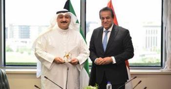 بتوجيهات رئاسية.. وزير الصحة يتواصل مع الكويت ولبنان للاطمئنان على الوضع الصحي في البلدين