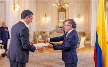 سفير مصر لدى كولومبيا يقدم أوراق اعتماده لرئيس جمهورية كولومبيا