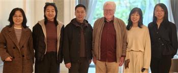 حسين فهمي رئيس" القاهرة السينمائي الدولي" يبحث توسيع  التعاون مع مهرجان "بكين"