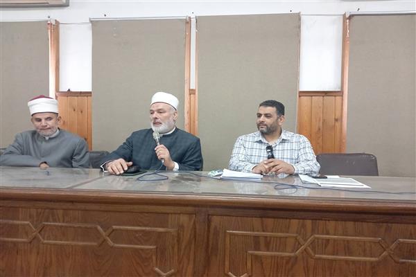 رئيس سوهاج الأزهرية يعقد اجتماعًا موسعًا لبحث استعدادات امتحانات نهاية العام 