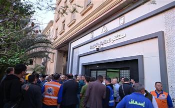 رئيس جامعة القاهرة يتابع تداعيات حريق محدود بقصر العيني ويوجه بسرعة المعاينة والمحاسبة 