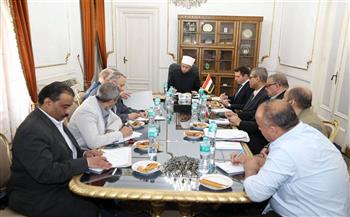 وزير الأوقاف يعقد اجتماعًا مع قيادات هيئة الأوقاف لبحث تنمية الموارد