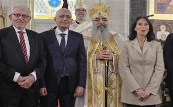 سفير مصر بباريس ينقل تهنئة الرئيس السيسي لأقباط فرنسا بمناسبة عيد القيامة المجيد