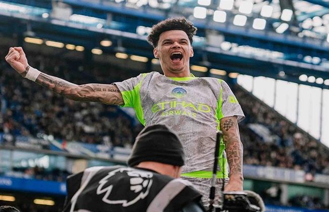 الدوري الإنجليزي.. مانشستر سيتي يتقدم على تشيلسي بهدف أوريلي