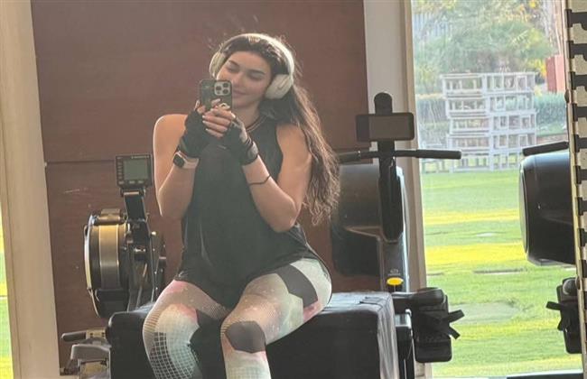 ياسمين صبري تخطف الأنظار بإطلالة رياضية من الجيم