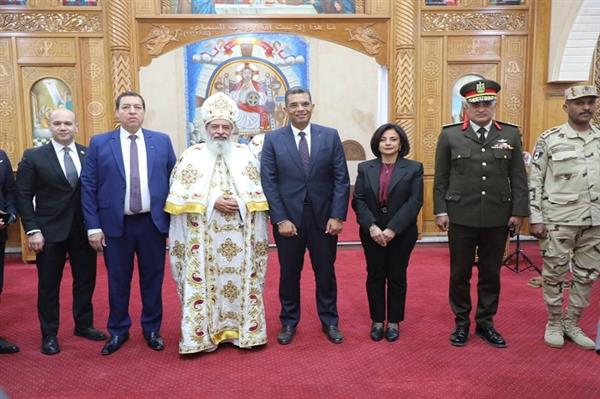 محافظ البحر الأحمر يهنئ الإخوة الأقباط بعيد القيامة المجيد 