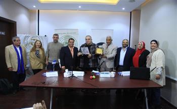 ندوة ساخنة لفيلم "أغنية على الممر" والتساؤل عن أحداث المستقبل