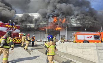 مصرع اثنين من رجال الإطفاء بكوريا الجنوبية أثناء محاولتهما إخماد حريق في مستودع تبريد