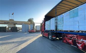 الهلال الأحمر المصري يدفع بأكثر من 168 ألف سلة غذائية ومستلزمات إغاثية عبر قافلة «زاد العزة» الـ174 