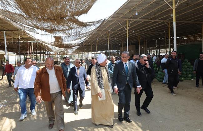 محافظ الجيزة يتفقد سوق الجملة للخضروات والفاكهة بالسادس من أكتوبر