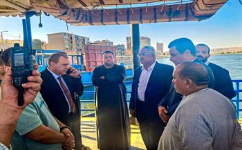 محافظ سوهاج يتابع موقف حادث سقوط سيارة في نهر النيل بالمراغة