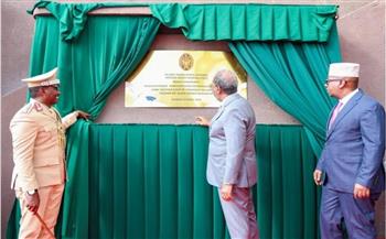 الرئيس الصومالي يفتتح المبنى الجديد لقيادتي الدعم والاتصالات في الجيش الوطني