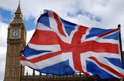 الحكومة البريطانية: ضرورة عدم فرض رسوم على عبور مضيق هرمز وتشكيل تحالف لحماية الملاحة 