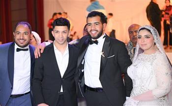 هشام الجخ يخطف الأنظار بالتحطيب في حفل زفاف بحضور نجوم الفن والرياضة