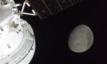 كنوز "أرتميس 2".. رواد الفضاء يرصدون "ألوان القمر" الحقيقية لأول مرة