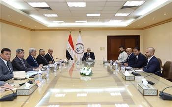 وزير الدولة للإنتاج الحربي يبحث مع ممثلي شركة "باراسون للأنظمة المتقدمة" الهندية سبل التعاون الاستراتيجي 