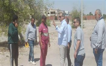جولة ميدانية لرئيس مدينة الغردقة لمتابعة تطوير “مبارك 7” ومنطقة الإنتر
