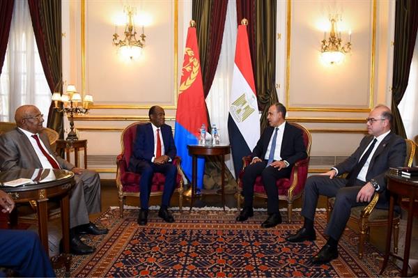 وزيرا الخارجية والاستثمار يستقبلان المستشار الاقتصادي للرئيس الإريتري ووزير التجارة والصناعة 
