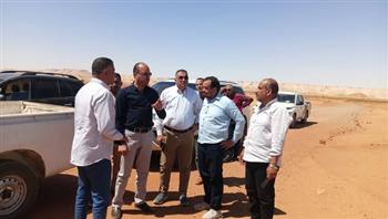 نائب محافظ الوادي الجديد يتابع منظومة مياه الشرب والصرف الصحي بمركز الداخلة 