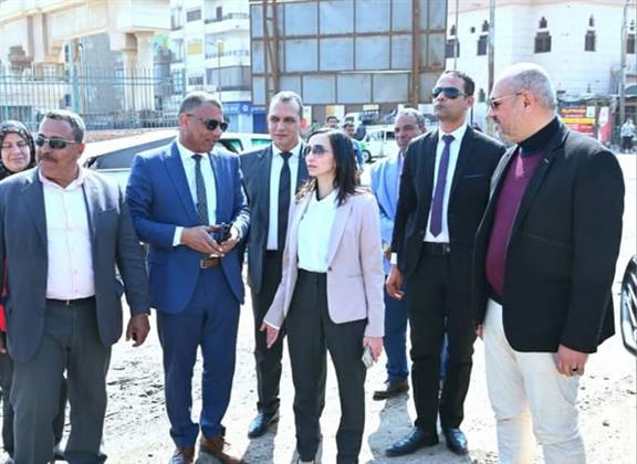 محافظ البحيرة تشيد بجهود رفع تراكمات القمامة بالمقلب العشوائي بدمنهور في وقت قياسي